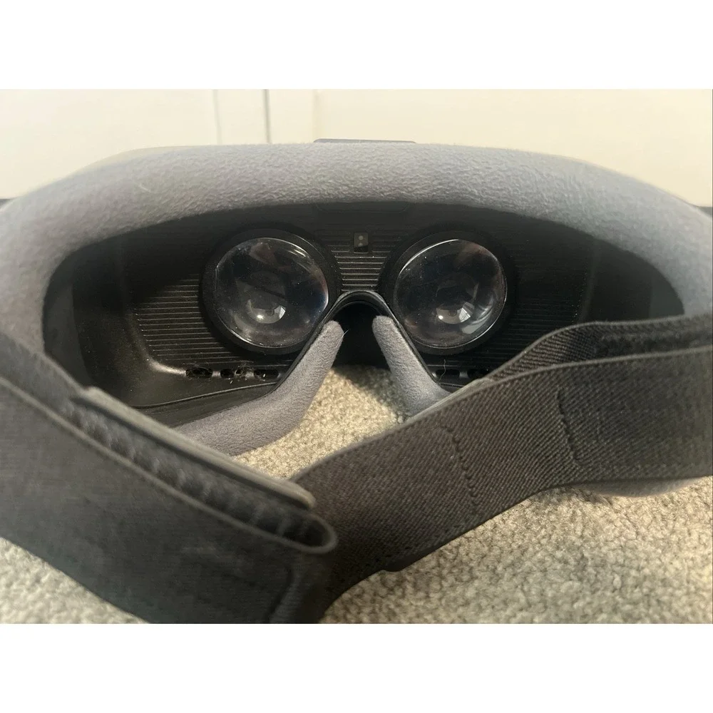 Samsung Gear VR (2016) SM-R323N Virtual Reality Headset - Blue Black Untested